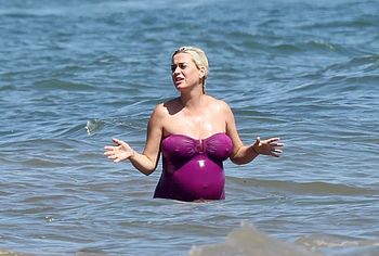 Katy Perry public upskirt