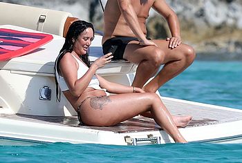 Charlotte Crosby paparazzi