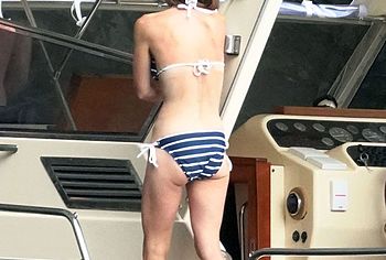 Emilia Clarke leaked nude selfie