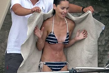 Emilia Clarke nude sex