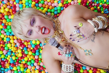 Miley Cyrus topless