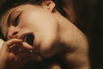 Alexandra Daddario sextape