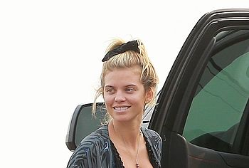 AnnaLynne McCord cameltoe