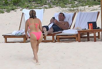Jennifer Lopez booty shots
