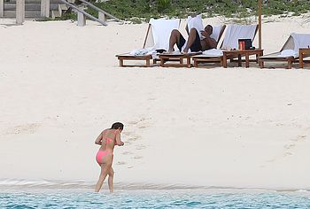 Jennifer Lopez topless