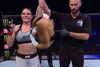 Lauren Murphy tits slip