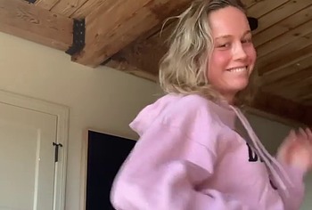 Brie Larson nude
