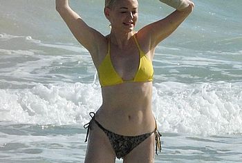 Rose McGowan naked pics