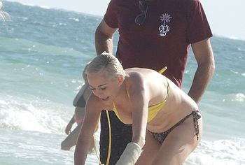 Rose McGowan nipples