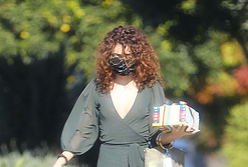 Sarah Hyland topless