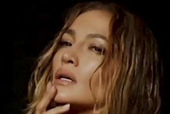 Jennifer Lopez exposed