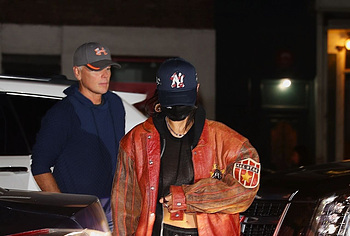 Bella Hadid nude photos