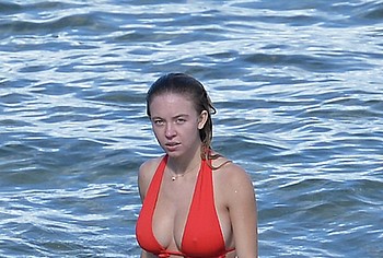 Sydney Sweeney nipslips