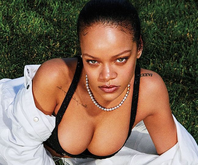 Rihanna nude photos