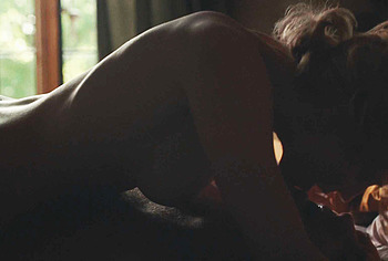 Carrie Coon nude sexy pics