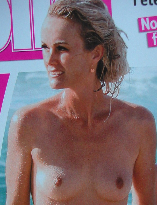 Laeticia Hallyday topless