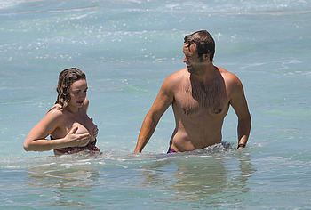 Abbie Chatfield nipslips