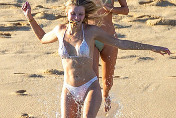 Josie Canseco nipslip