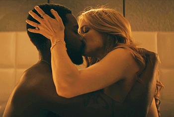 Heather Graham topless