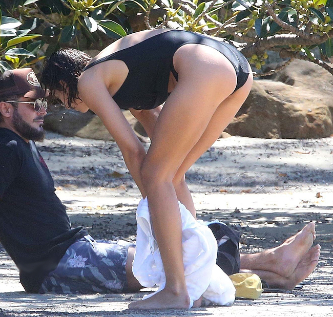 Vanessa Valladares booty