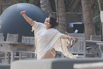 Chiquis Riviera oops