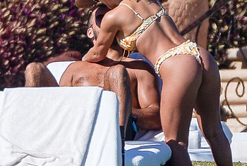 Jessie James Decker ass shots