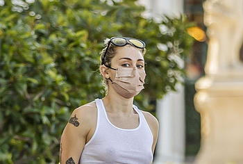 Miley Cyrus leaked nude sex