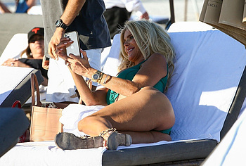 Victoria Silvstedt naked