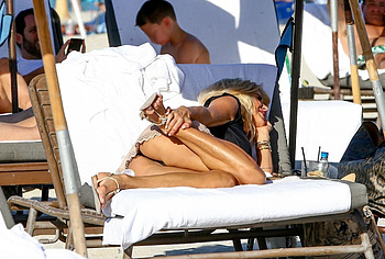 Victoria Silvstedt upskirt