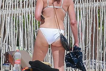 Luann de Lesseps booty pics