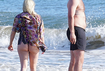 Ariel Winter ass photos