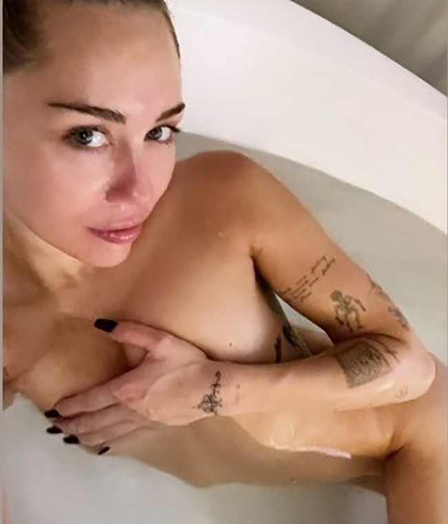 Miley Cyrus leaked nude photos