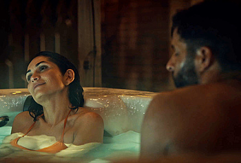 Lela Loren sexy pics