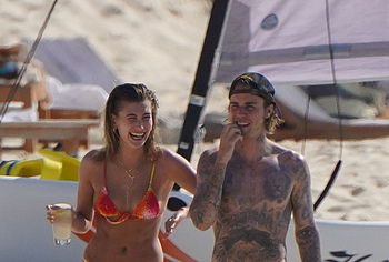 Hailey Bieber sextape