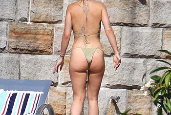 Rita Ora ass photos