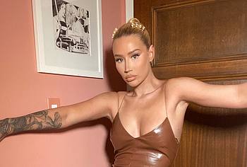 Iggy Azalea nude shots