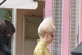 Maisie Williams topless