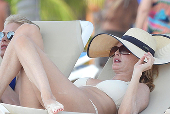 Heather Graham tits shots