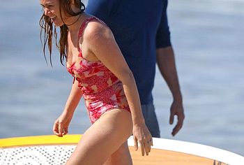 Isla Fisher nude beach pics