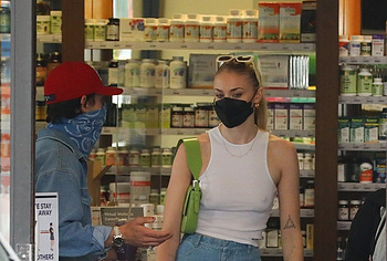 Sophie Turner pussy nude