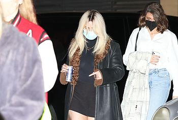 Selena Gomez hacked nude photos