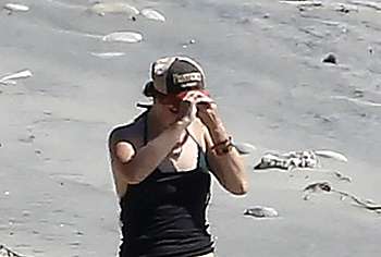 Lana Del Rey cameltoe