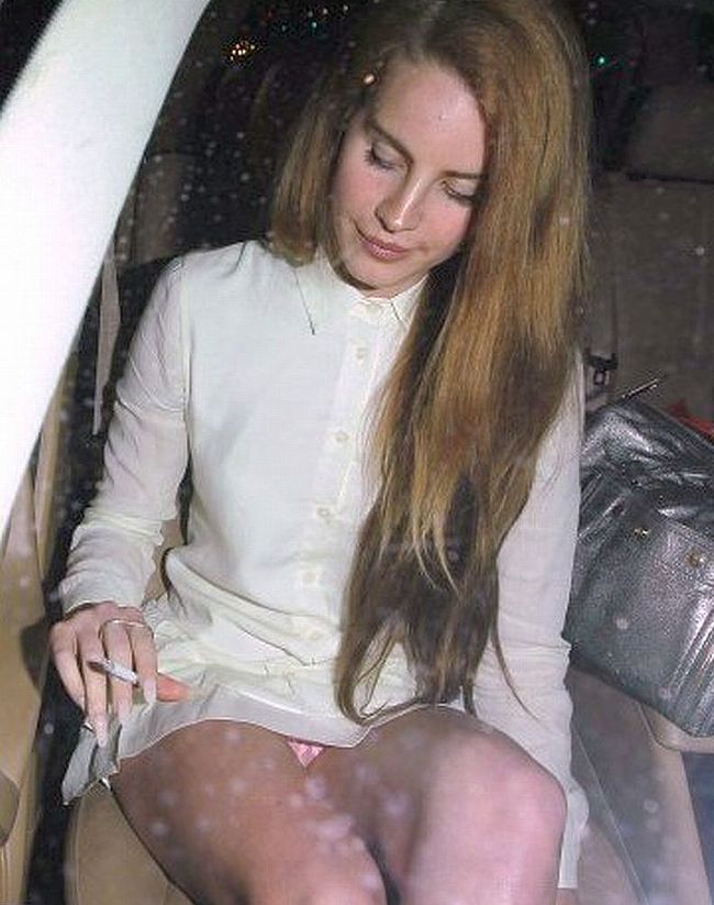 Lana Del Rey panties pics