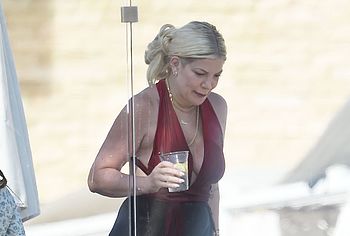 Tori Spelling bikini