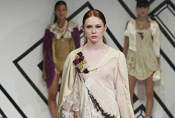 Karen Gillan topless photos