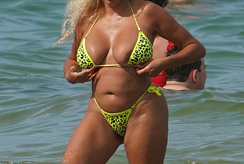 Afida Turner oops
