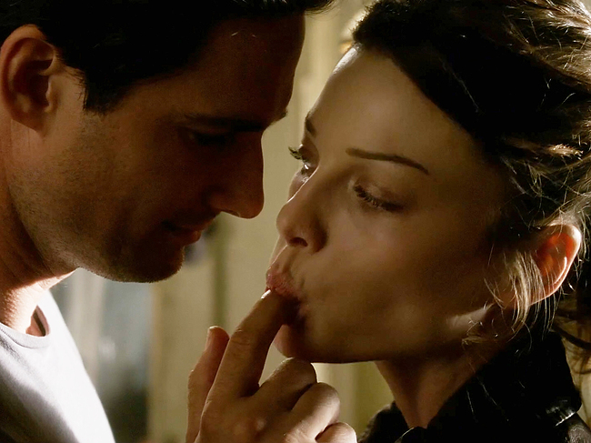 Lauren German leaked scenes