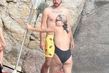 Kate Hudson ass