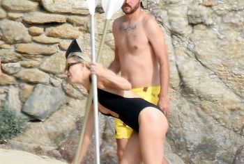 Kate Hudson swimsuit