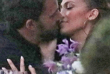 Jennifer Lopez naked